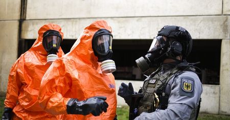 Służby ostrzegają przed atakiem chemicznym ISIS w Wielkiej Brytanii