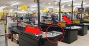 Zagłębienie przy kasie w supermarkecie. Większość klientów nie wie do czego służy