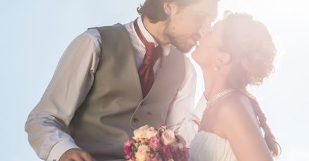 Pan młody popłakał się jak dziecko. Ty też to zrobisz, gdy zobaczysz nagranie