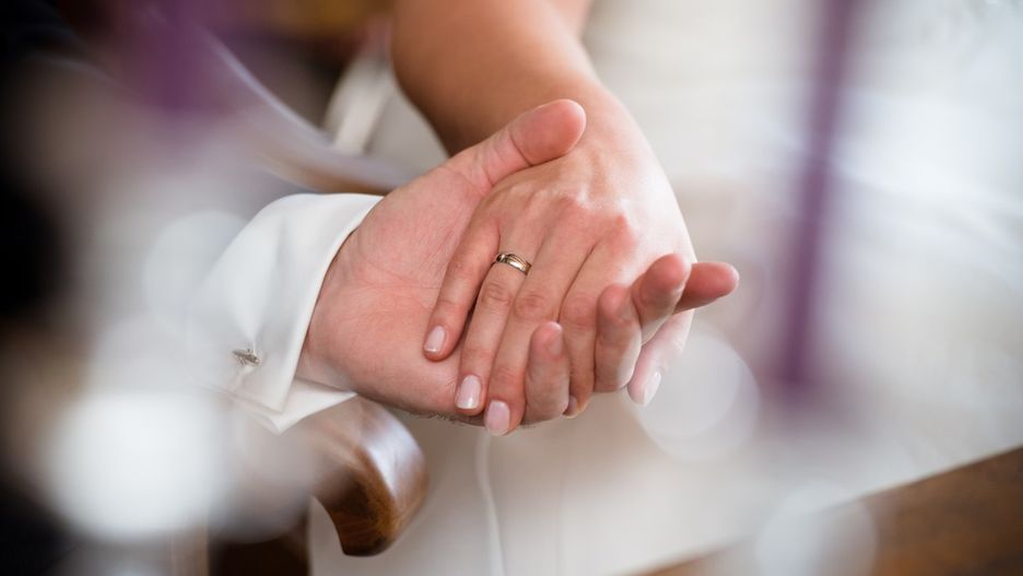 Rodzice i dziadkowie często nie akceptują jedynie ślubu cywilnego