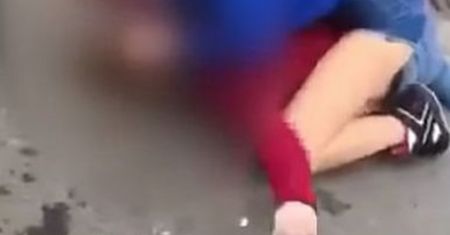 Lubin. Bójka 15-latek przed szkołą. Ojciec zatrzymanej dziewczyny ma pretensje do policji