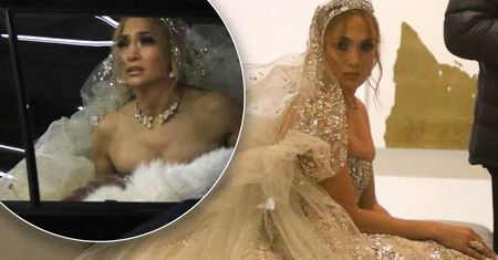 Jennifer Lopez w sukni ślubnej jakiej jeszcze świat nie widział! Została przyłapana przez paparazzi przed ołtarzem