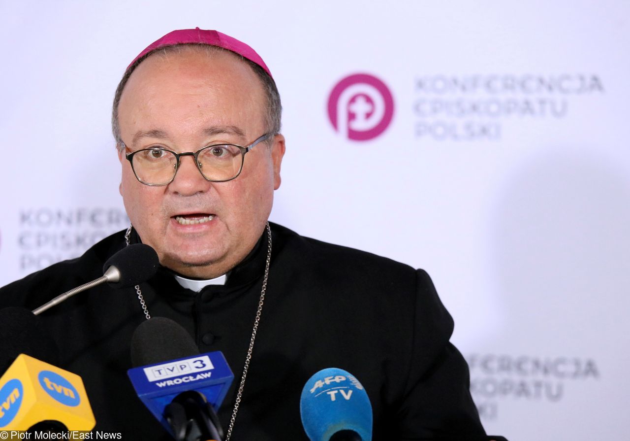 Abp Charles Scicluna wystąpił na konferencji. Przyznał, że oglądał "Tylko nie mów nikomu"