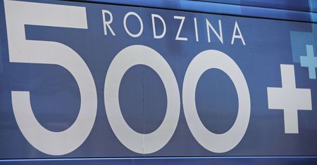 "500 plus" na pierwsze dziecko. Do godz. 14 złożono 400 tys. wniosków