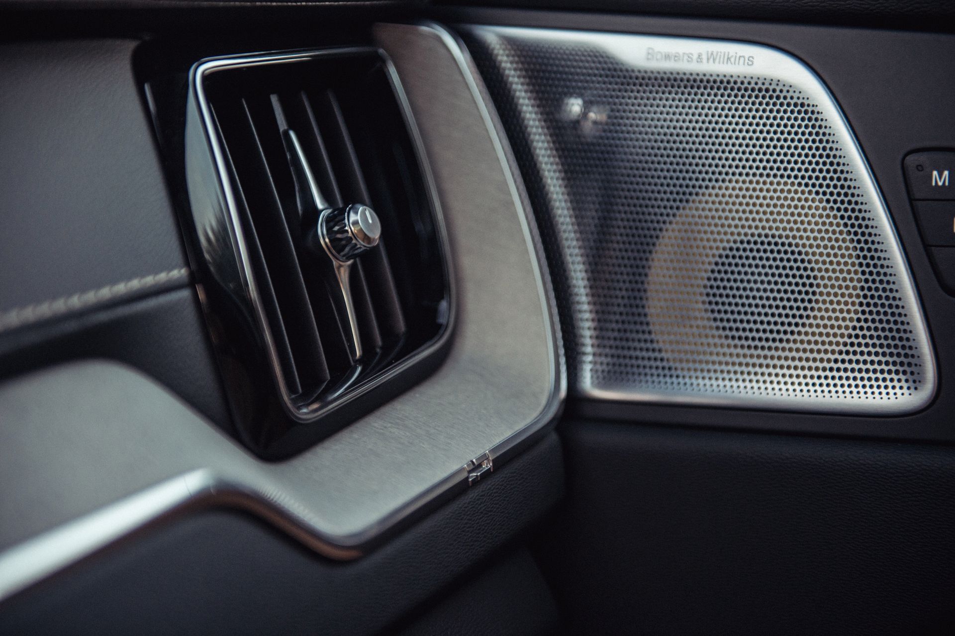 We wnętrzu najnowszego Volvo XC60 zadbano o najmniejsze szczegóły 