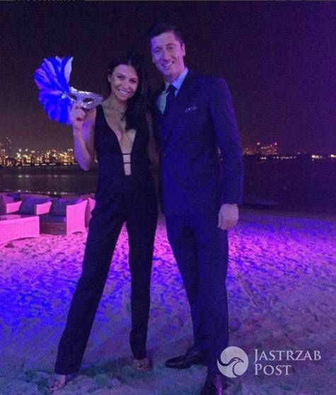 Anna Lewandowska pokazała goły ciążowy brzuszek