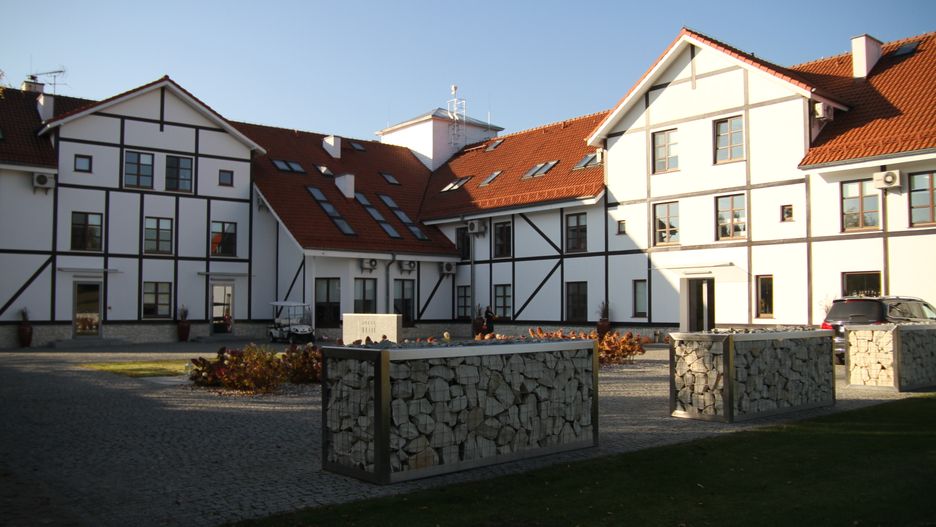 Hotel Narie. Chciał być enklawą dla dorosłych, ale zmienił politykę