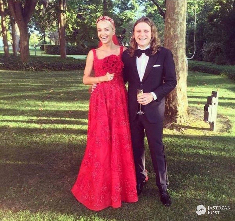 Agnieszka Szulim w czerwonej sukni ślubnej