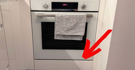 Szuflada pod piekarnikiem, to nie półka na blachy. Ma inne zastosowanie