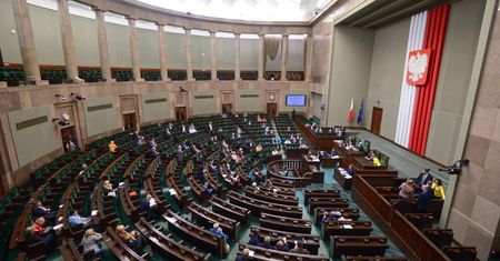 Pierwsze posiedzenia Sejmu i Senatu nowej kadencji – najpóźniej 12 listopada