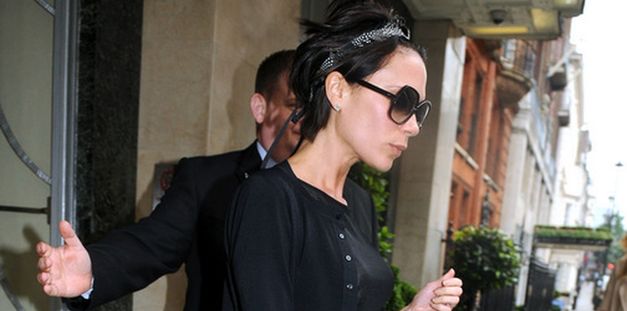 Wiemy co Victoria Beckham włoży na królewski ślub!