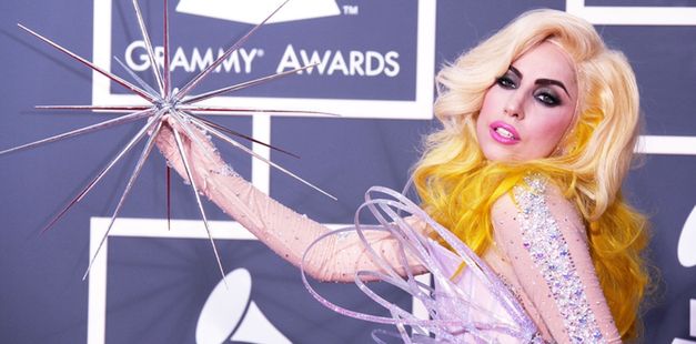 Lady Gaga na rozdaniu Grammy - FOTO