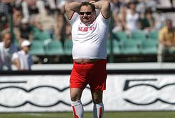 Posłowie na murawie boiska