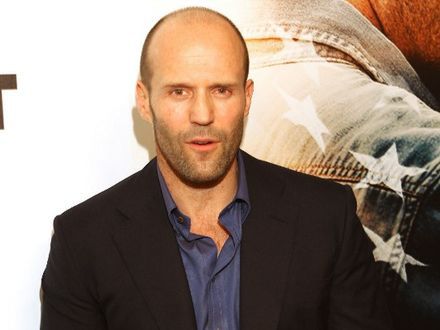 Jason Statham nie włoży pelerynki