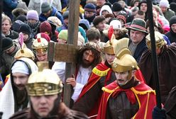 Jezus Chrystus ukrzyżowany w hipermarkecie