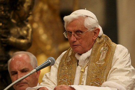 Pięć miesięcy więzienia za obrazę Benedykta XVI
