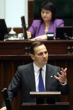 Sikorski: nieprawda, że do Afganistanu pojedzie 2 tys. żołnierzy