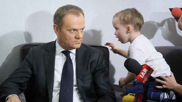 Donald Tusk podczas spotkania z rodzicami niepełnosprawnych dzieci