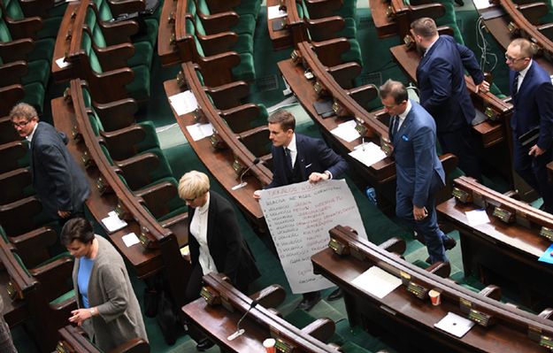 Posłowie Nowoczesnej odpowiedzieli na pismo Kuchcińskiego ws. protestu w Sejmie