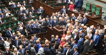 Ekspresowe posiedzenie Sejmu. Trwało niecałe 2 minuty, potem zostało odroczone