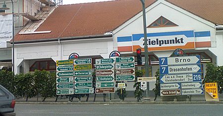 Kobieta i przyjacółka w jednym