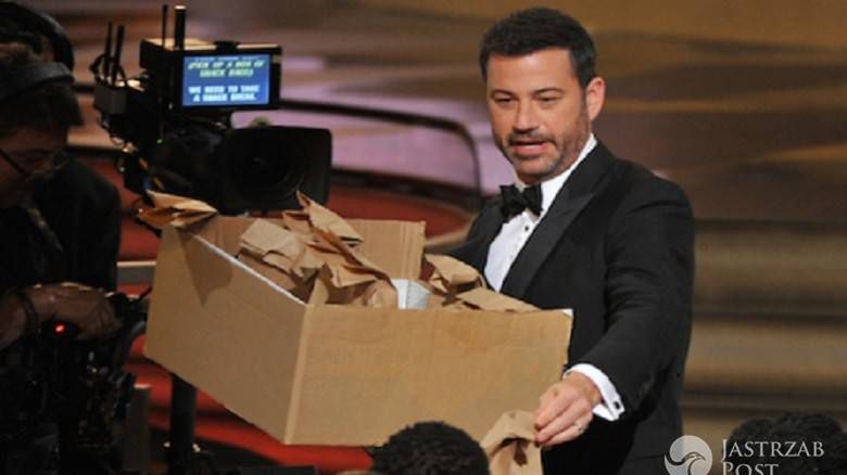Jimmy Kimmel serwuje kanapki na Emmy 2016