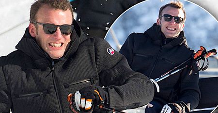 Emmanuel i Brigitte Macron spędzili święta w górach! Prezydent Francji jak Alberto Tomba szaleje na stoku bez kasku!