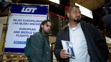 Muzułmański duchowny na Okęciu