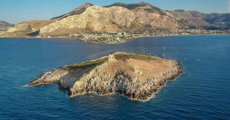 Isola delle Femmine - włoska wyspa z okolic Palermo ponownie wystawiona na sprzedaż