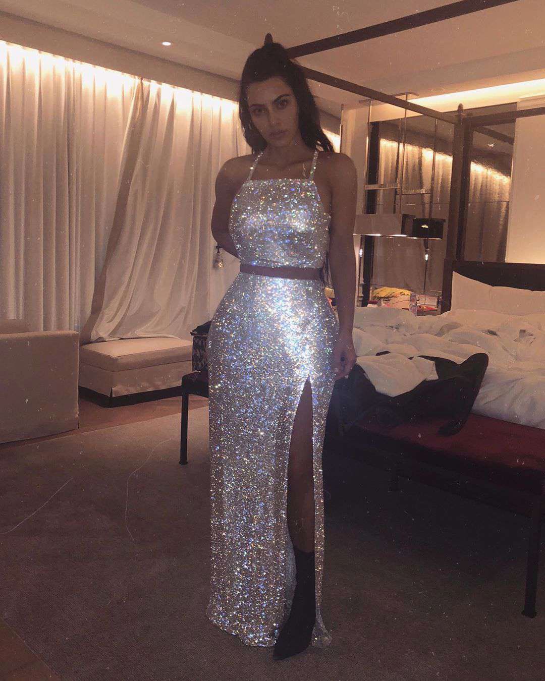 Kim Kardashian na przymiarkach u Versace