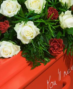 Design wkracza do nekropolii