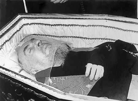 Ciało Ojca Pio zostanie wystawione w szklanej trumnie