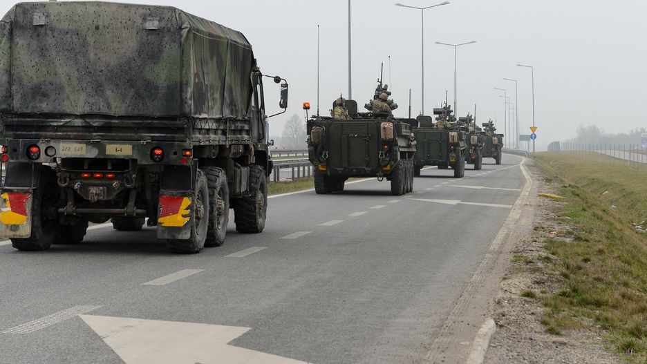 Powrót amerykańskiego konwoju z ćwiczeń z krajów bałtyckich