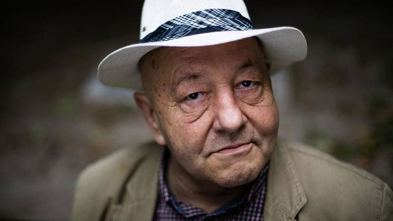 Bezdomny z telefonem, tabletem i spersonalizowanym komputerem