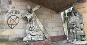 Profanacja zakonu franciszkanów w Katowicach. Symbole satanistów