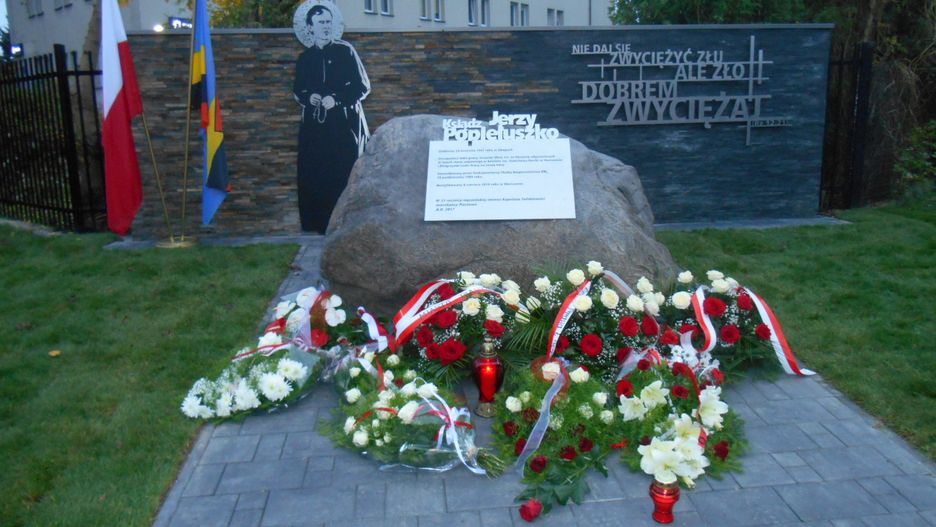Odsłonięcie pomnika księdza Popiełuszki w Piastowie