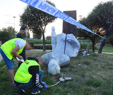 Zniszczenie pomnika Zygmunta Berlinga. Zatrzymano jedną osobę