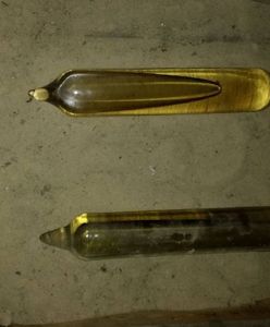 Tajemnicze znalezisko na strychu. Mężczyzna wezwał policję, może interweniować MON