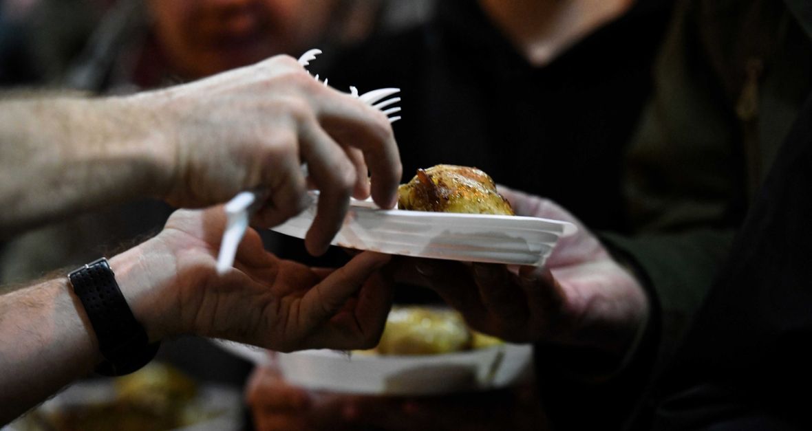 Warszawa, 20.12.2019. Wigilia dla bezdomnych i ubogich w Teatrze Kamienica 