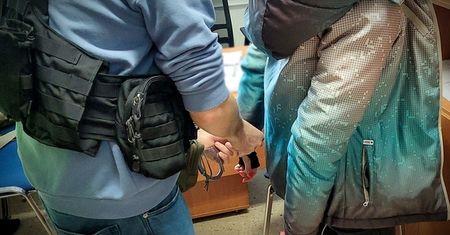 On miał rozprawę, a Ona chciała „WALENTYNKI”. Odpowie za fałszywy alarm bombowy.