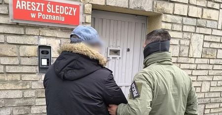Poszukiwany 7 listami gończymi trafił za kratki.