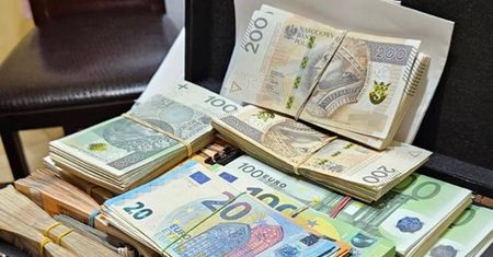 CBZC i straż graniczna zatrzymali kolejne osoby powiązane z  przestępczym serwisem Genesis  market.