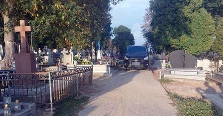 79-latka poważnie ranna po potrąceniu przez karawan na cmentarzu w Grabowcu