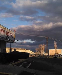 Najstraszniejszy motel w Ameryce wystawiony na sprzedaż. "Klauny muszą zostać"