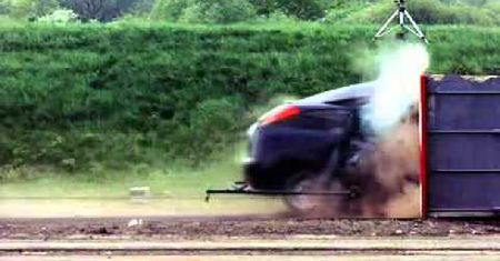 Test zderzeniowy przeprowadzony przy prędkości 200 km/h