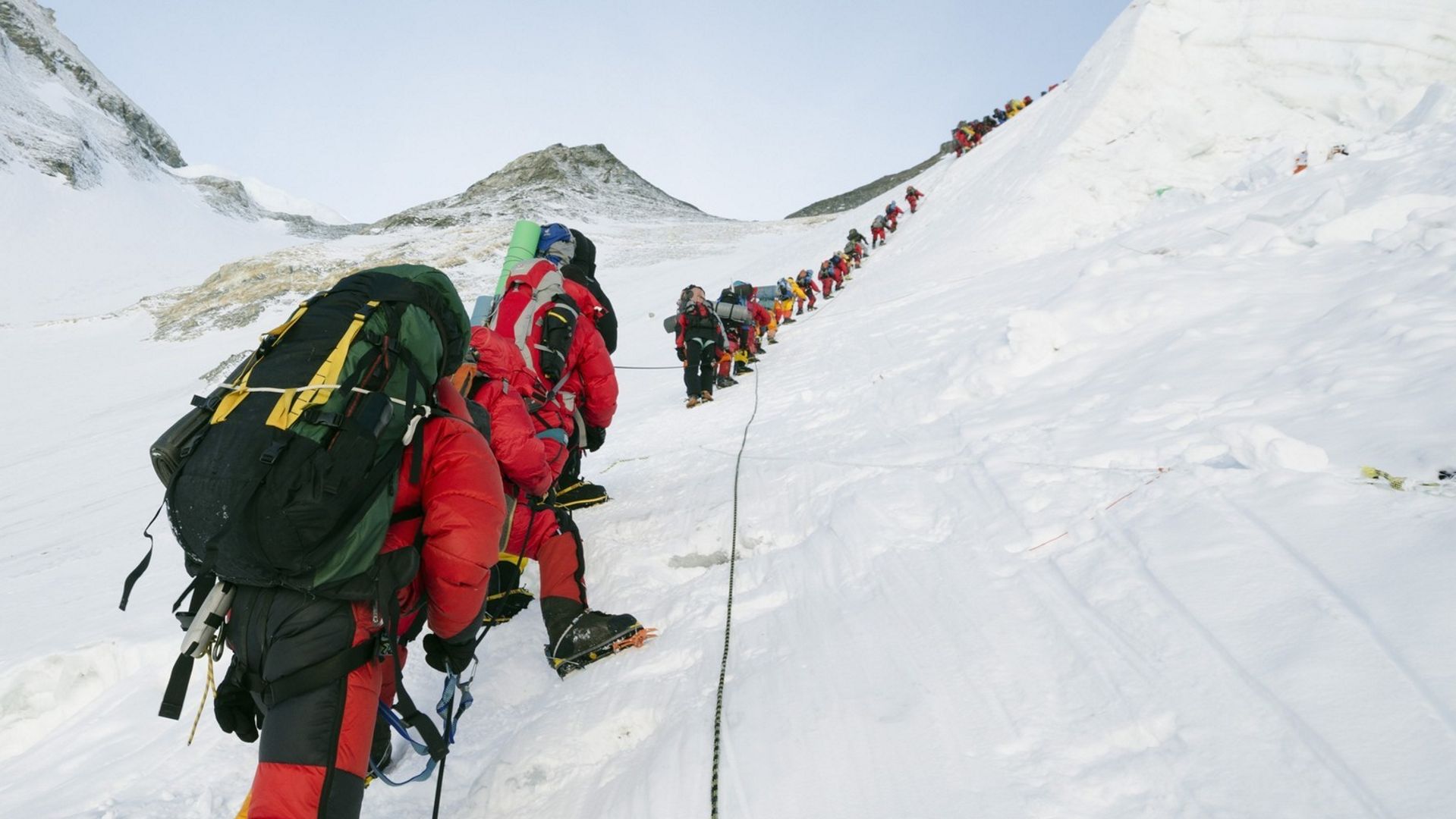 Niezgoda na szczycie. Tragedia na Mount Everest ciągle budzi emocje