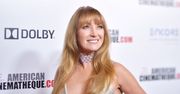 Jane Seymour wygląda zjawisko w sukni z głębokim dekoltem
