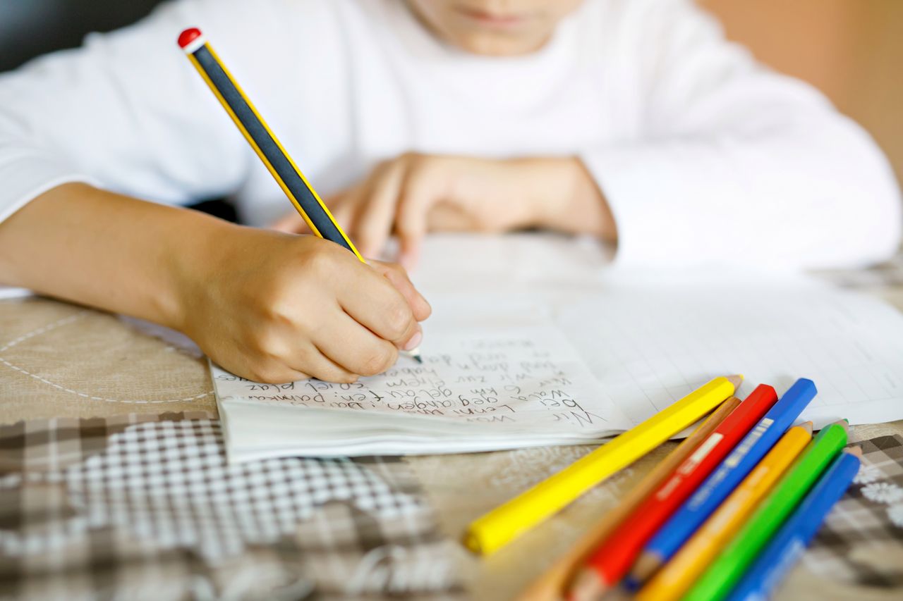 Nauczyciele nie powinni zadawać prac domowych? Znamy stanowisko Rzecznika Praw Dziecka