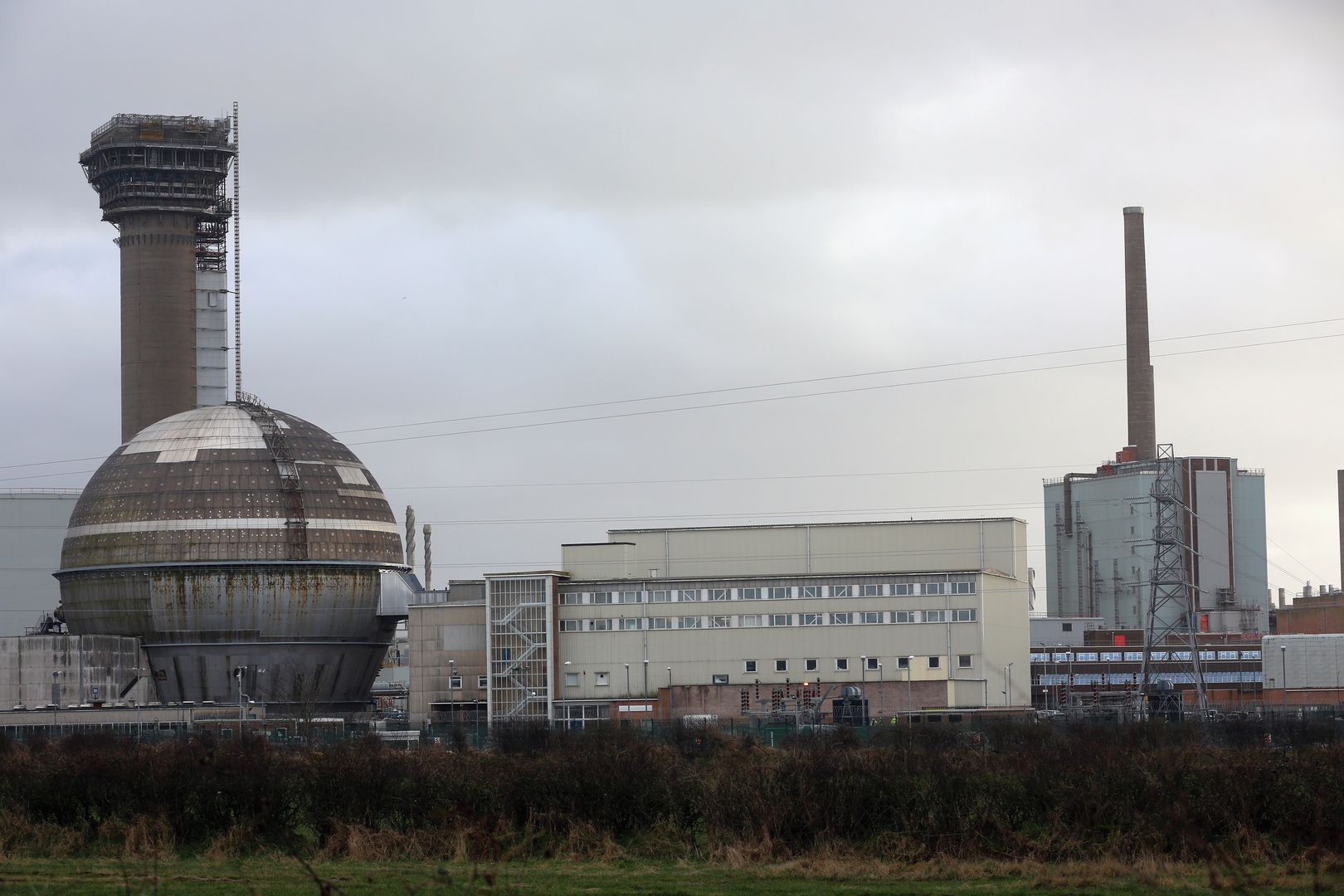 Saperzy w brytyjskiej elektrowni atomowej. W "najgroźniejszym miejscu Europy" znaleźli łatwopalne substancje chemiczne.