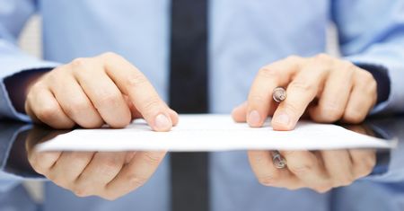 Umowa kupna-sprzedaży motoroweru. Co powinna zawierać?